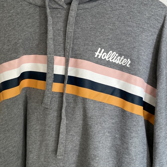 Hollister Boyfriend Tee - Picture 2 of 5